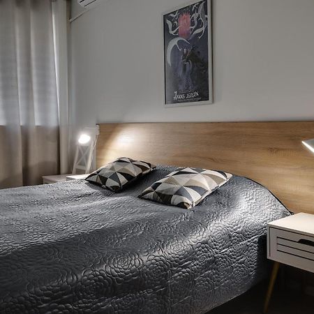 White Apartment Scandinavian Style Zaporizhia Extérieur photo