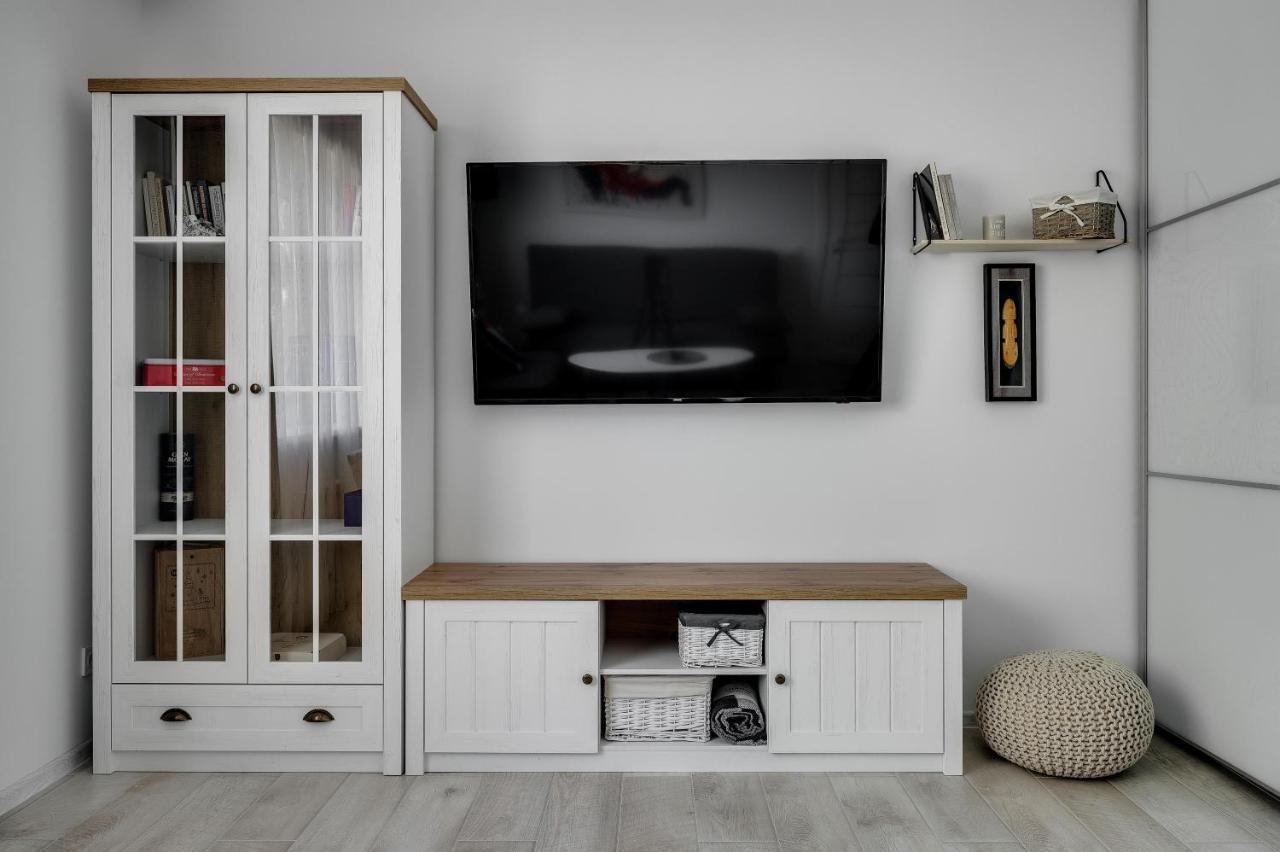 White Apartment Scandinavian Style Zaporizhia Extérieur photo