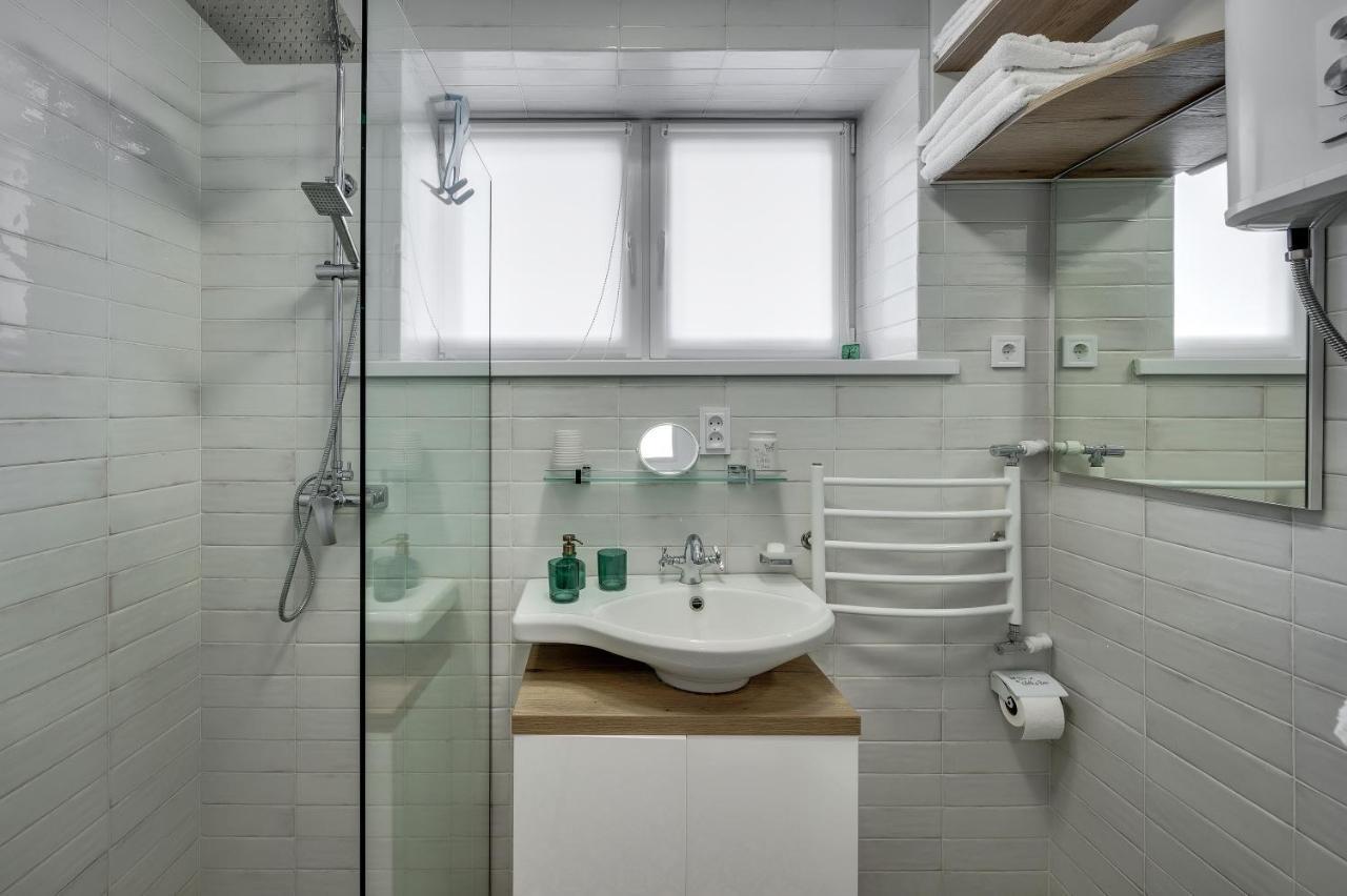 White Apartment Scandinavian Style Zaporizhia Extérieur photo